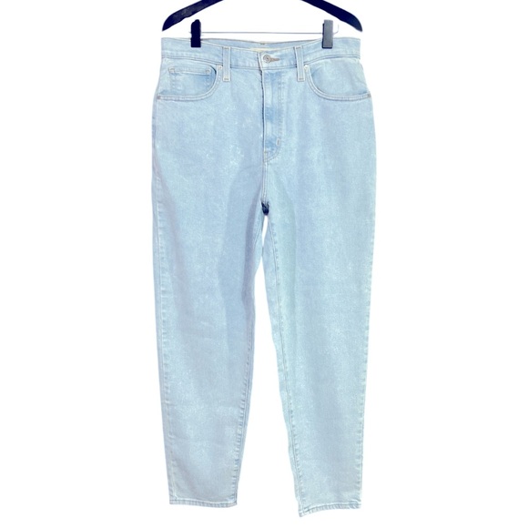 Levi’s High Waisted Taper Jeans in Light Wash Size 31 - Picture 4 of 9